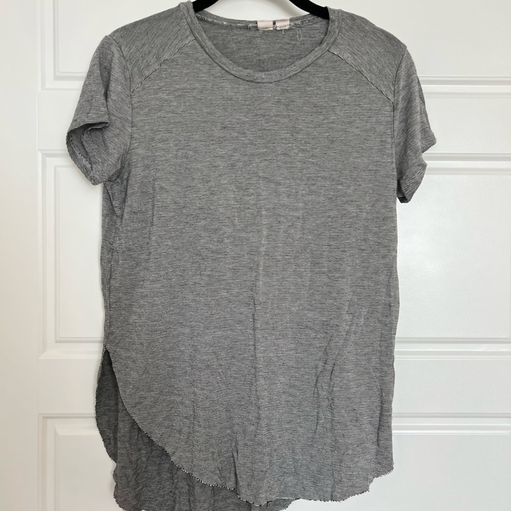 MEL rose Market Women’s Gray Tee Size‎ XS